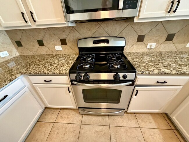Building Photo - 26922 Henson Falls Dr