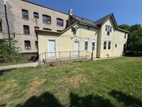 Building Photo - Spacious 3-Bedroom upper unit on Park Ave S – 1200 Sq Ft of Comfort in Minneapolis, Section 8 Wel...