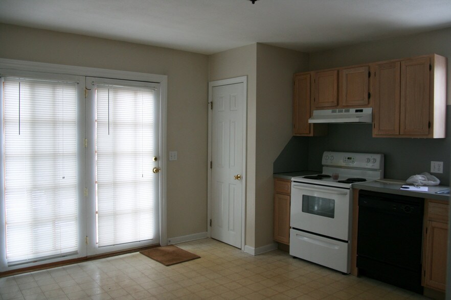 french doors to deck - 90 Hope Ave