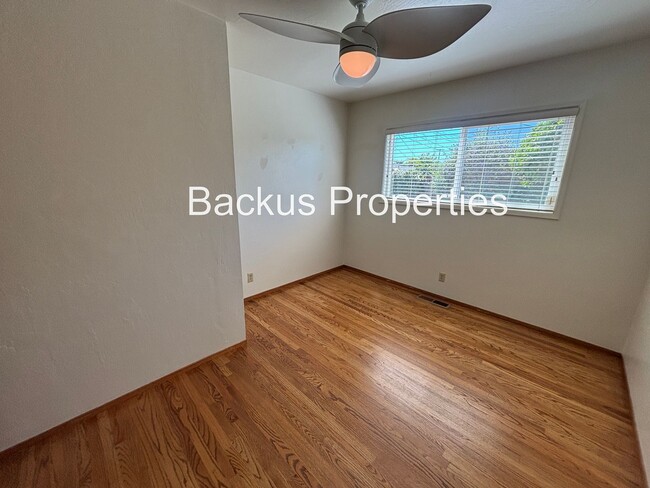 Building Photo - Wonderful four-bedroom corner lot home in South Salinas