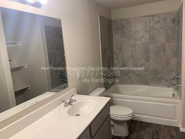 Building Photo - 4205 SW Lenox Ave