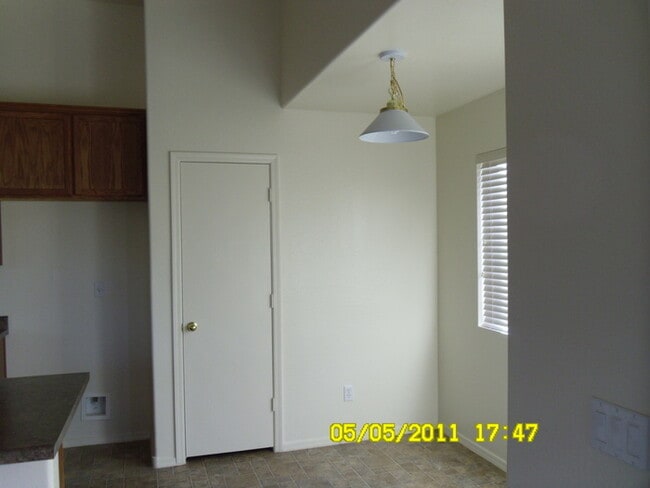 Building Photo - Rare to find Single level 3 bed in Camel back ranch