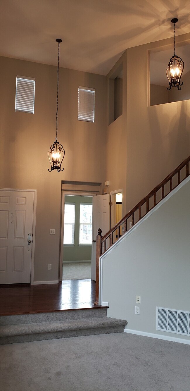 Building Photo - 10670 Cherrybrook Cir