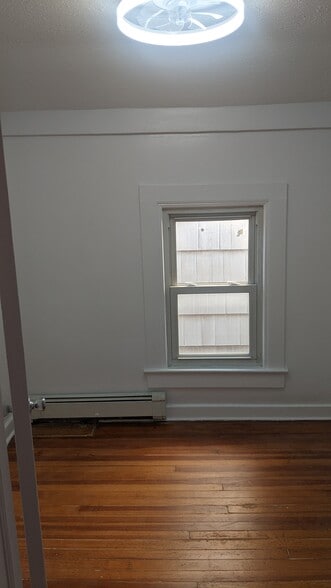 Building Photo - 14 Croton St