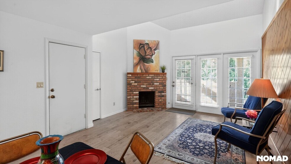 Building Photo - 30 E Brown Rd