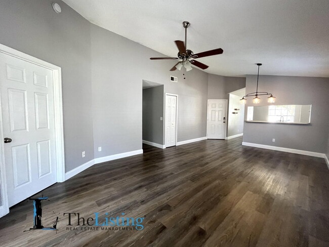 Building Photo - 853 Heather Glen Cir