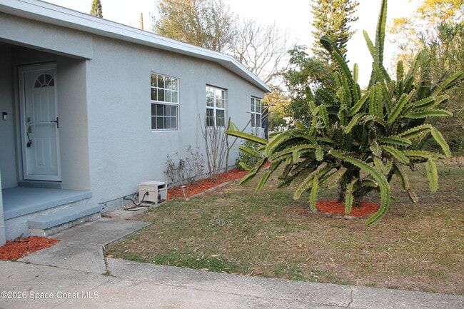 Building Photo - 904 Kensington Dr