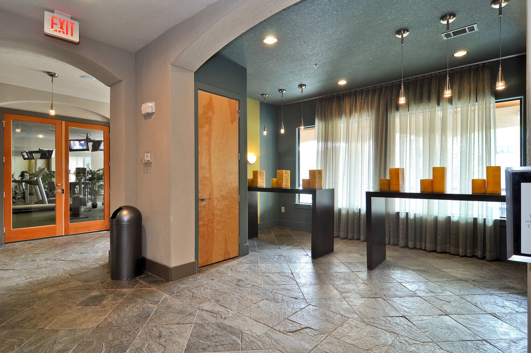 Building Photo - 2600 Hillsboro Pike