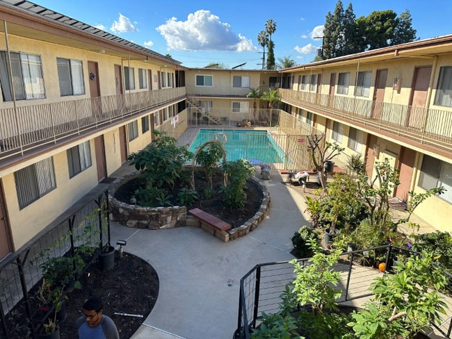 Building Photo - 5541 Laurel Canyon Blvd