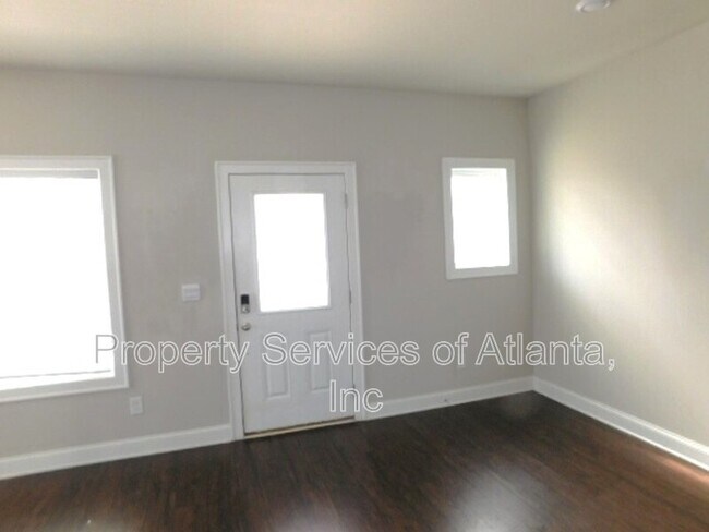 Building Photo - 912 Sweetwater Grove