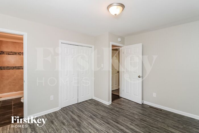 Building Photo - 2296 Lakewood Dr NW