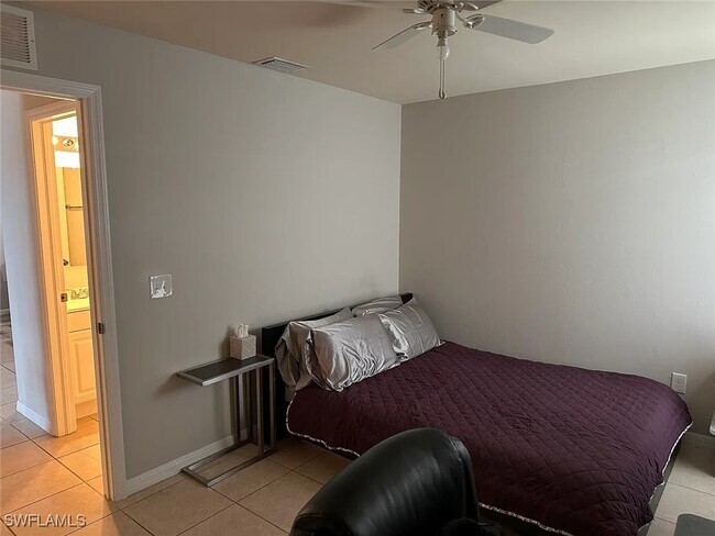 Building Photo - 421 Nicholas Pkwy W