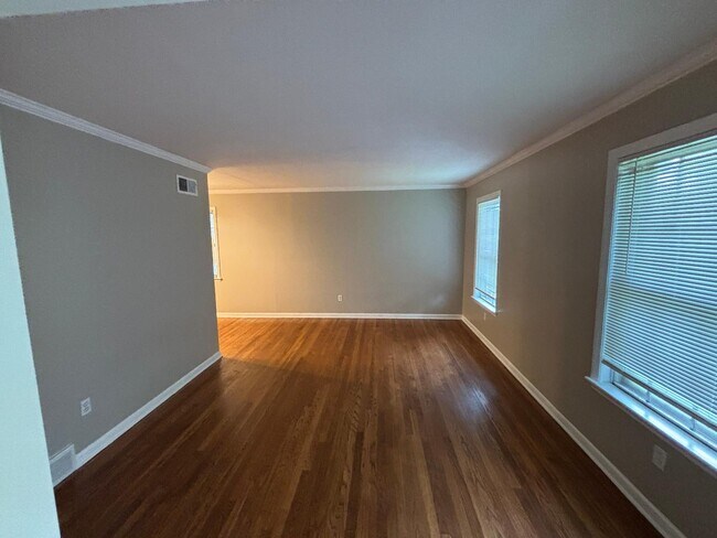 Building Photo - 3065 Earnett St
