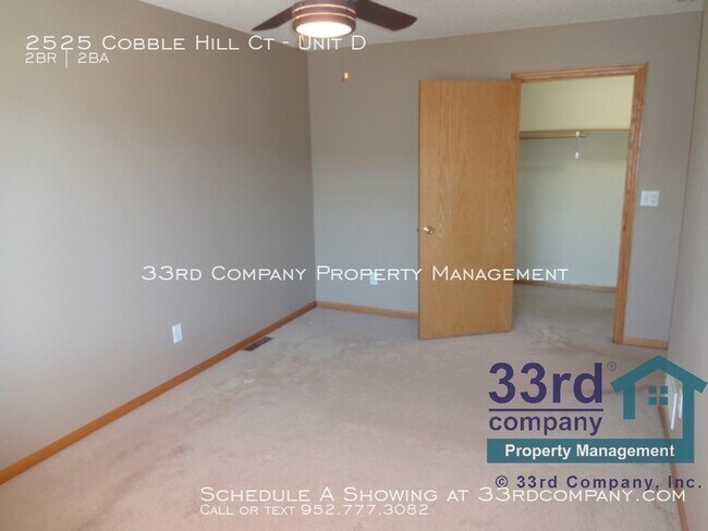 Building Photo - Updated Townhome in Woodbury!