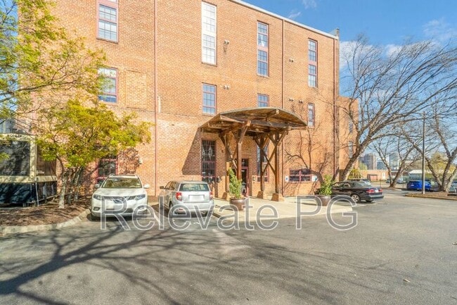 Building Photo - 815 Porter St