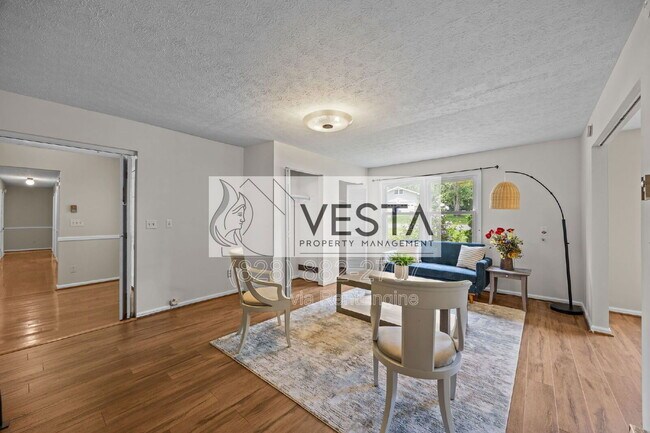 Building Photo - 90 Knob Hill Rd