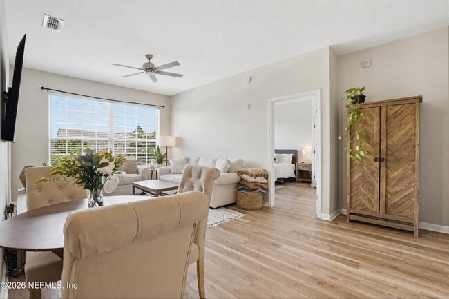 Building Photo - 7990 Baymeadows Rd