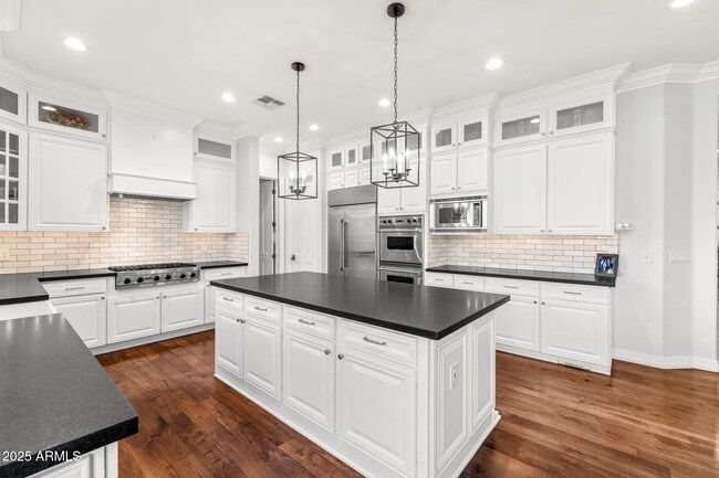 Building Photo - 3452 E Ivyglen Cir