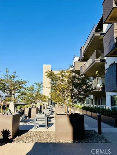 Building Photo - 419 N Chandler Ave