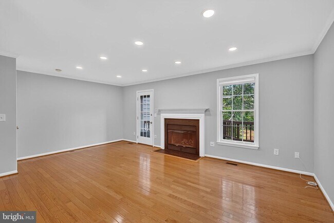 Building Photo - 7014 Gatton Square