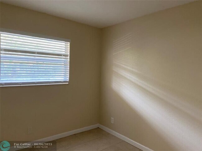 Building Photo - 5080 SW 64th Ave