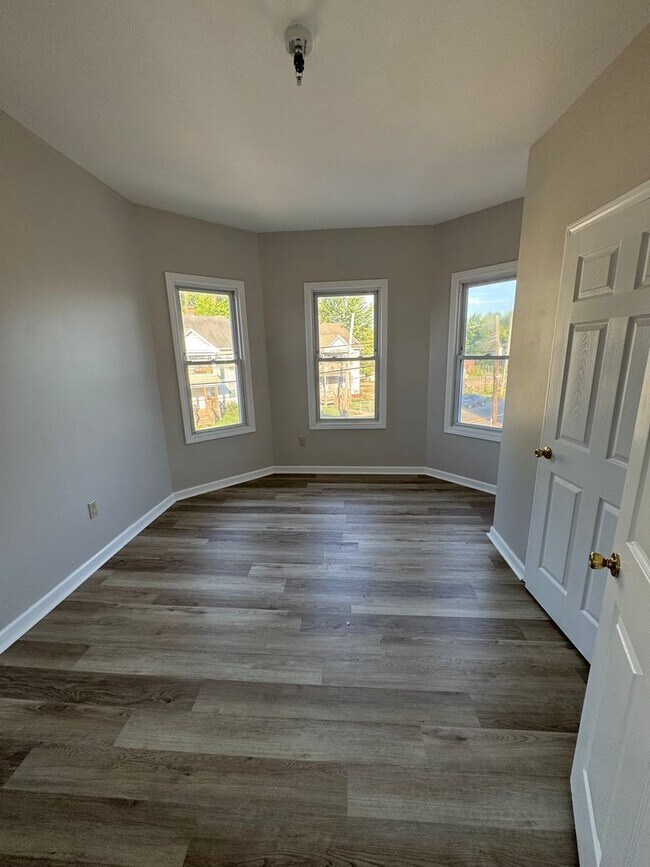 Building Photo - Beautiful 4 Bedroom homes in the heart of West Springfield!