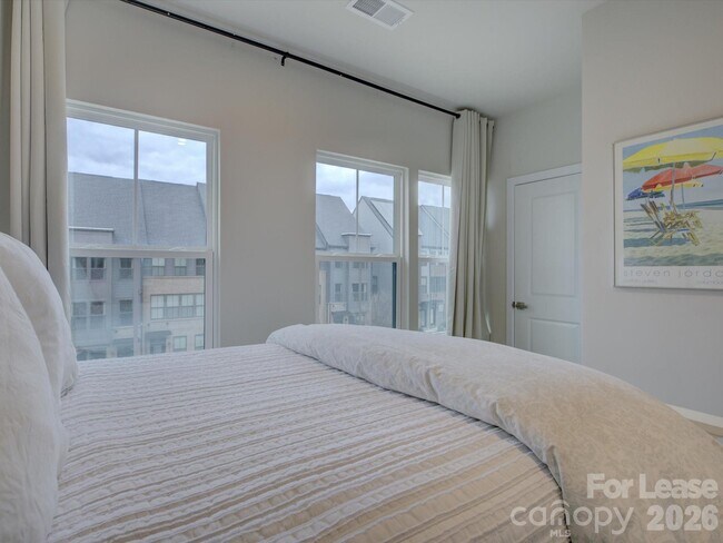 Building Photo - 6112 Station Crossing Ave