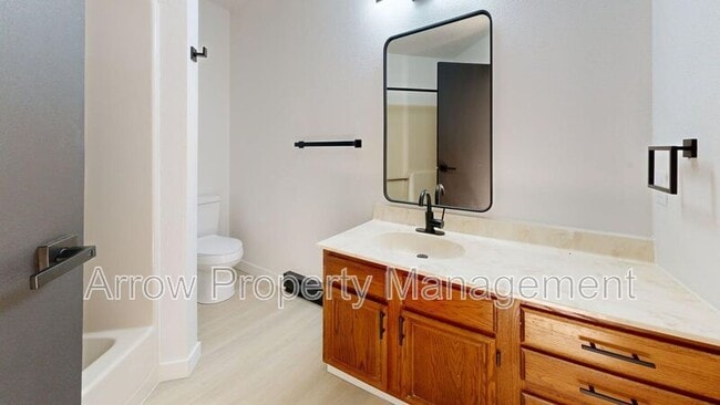 Building Photo - 205 E Arbor Ave