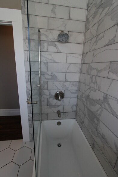 Building Photo - 164 N 18th St