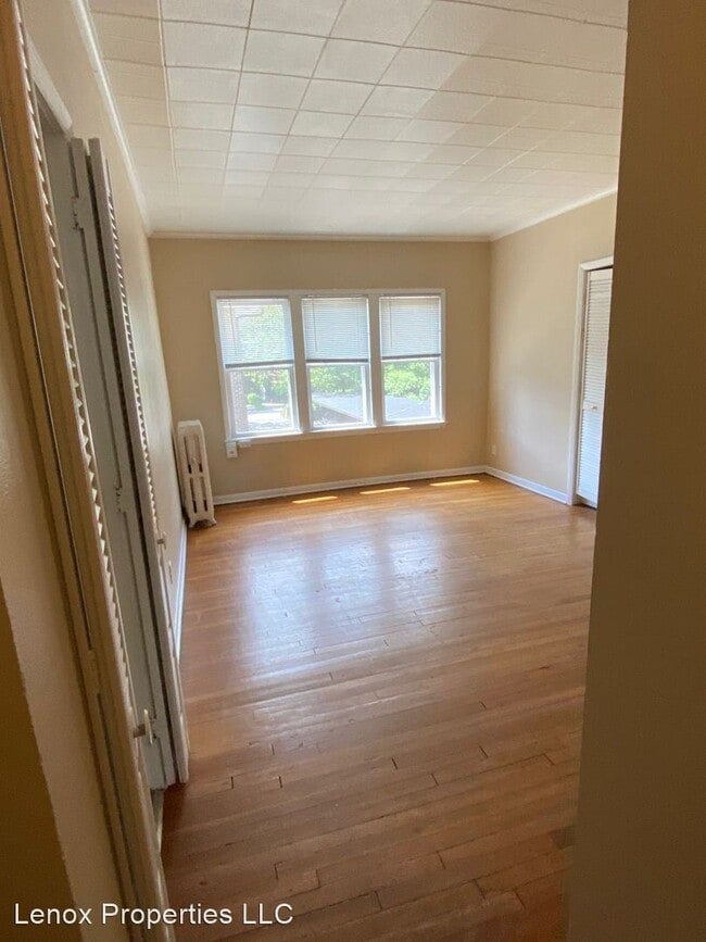 Building Photo - 4215 Grand Ave