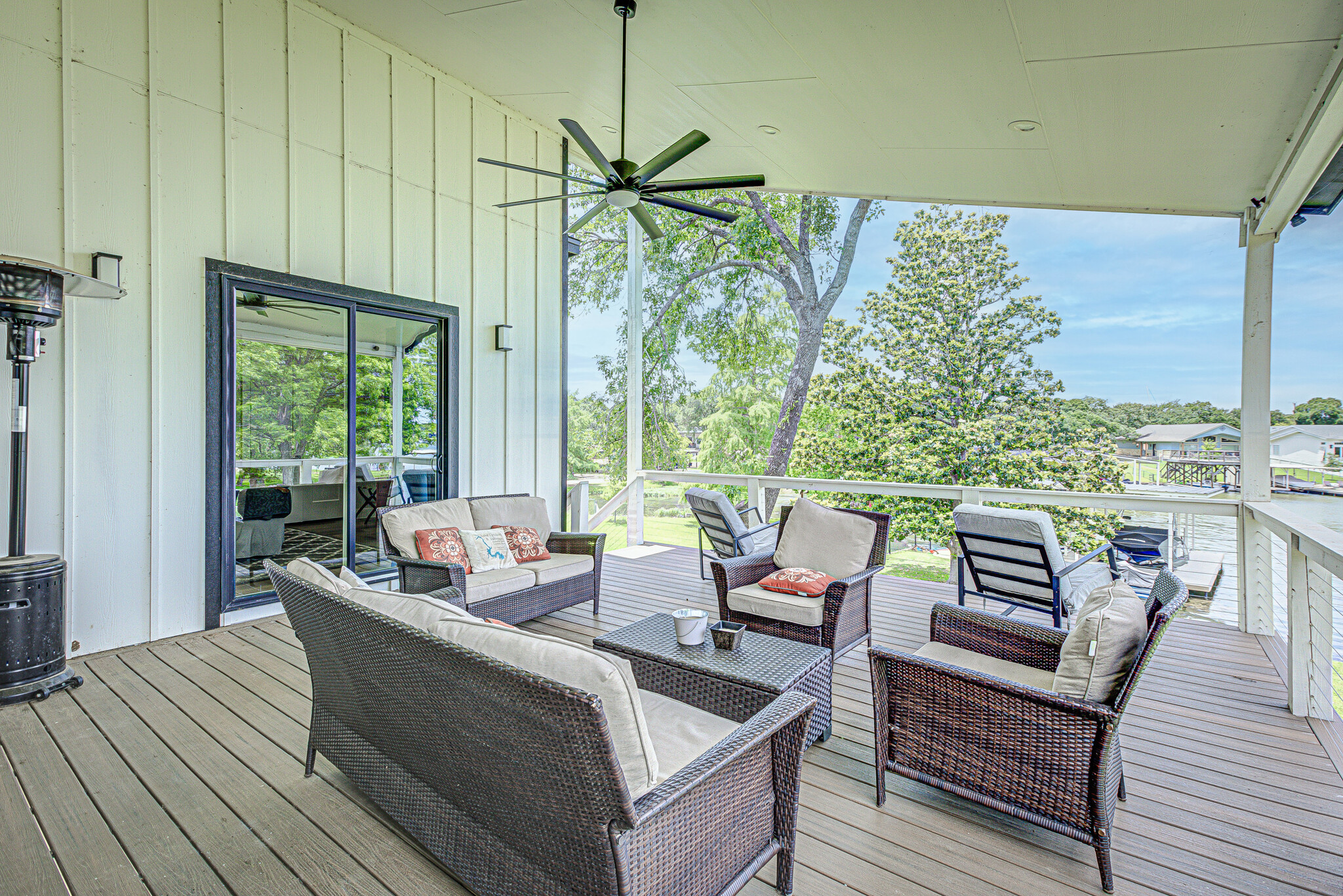 Upstairs deck - 707 N Shorewood Dr