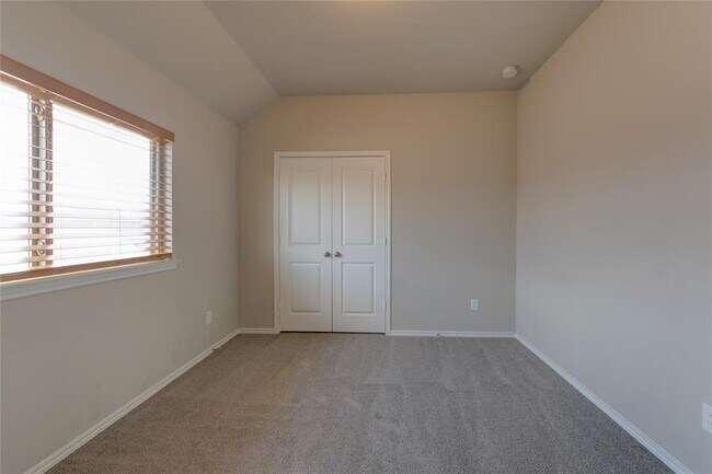 Building Photo - 12355 Summerbrook Dr