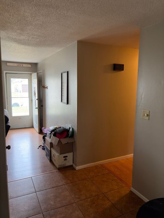 Building Photo - Updated 4 bedroom 2 bathroom house