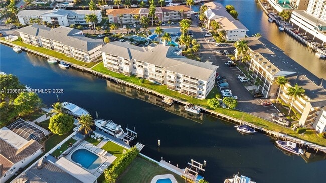Building Photo - 455 Paradise Isle Blvd