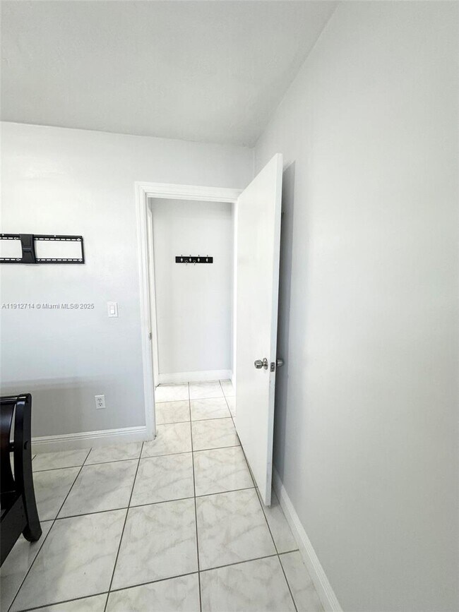 Building Photo - 6174 W 14th Ave