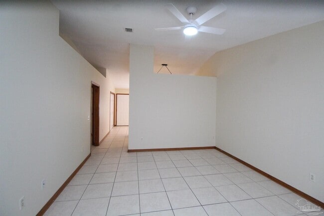 Building Photo - 3355 Green Briar Cir