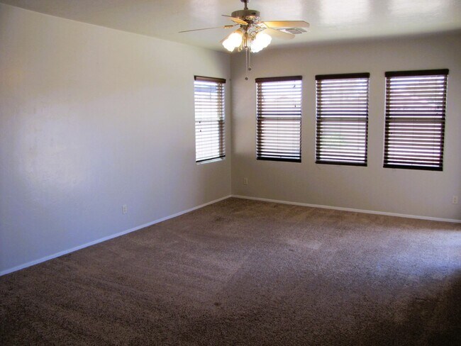 Building Photo - Spacious 3BR/2BA/2.5 CG, 2167 sq.ft. renta...