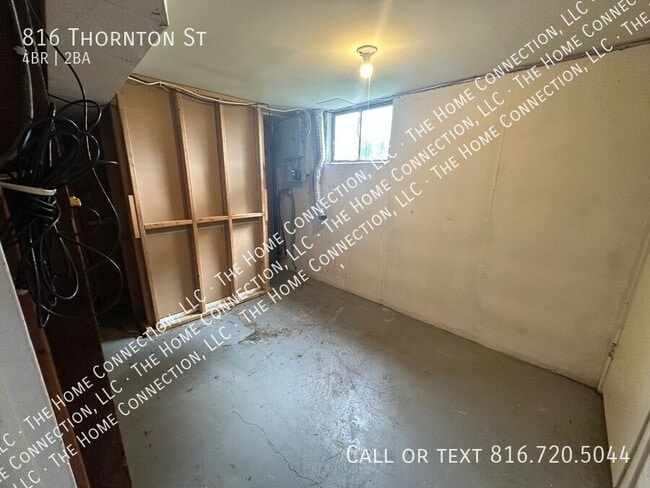 Building Photo - 816 Thornton St