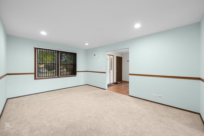 Building Photo - 1091 Colony Lake Dr