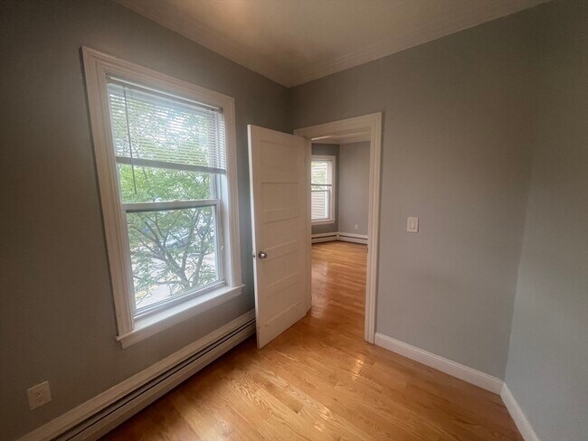 Building Photo - 841 Dorchester Ave