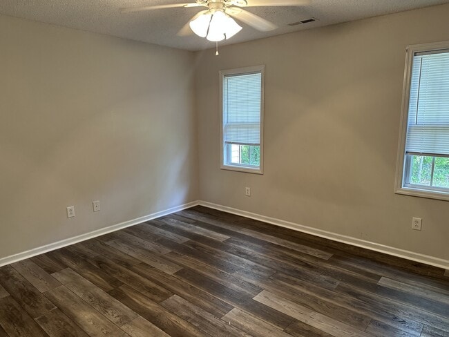 Building Photo - 3208 Deer Path Cir