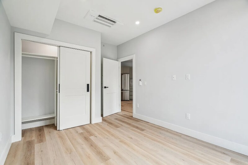 Building Photo - 3748 Lancaster Ave