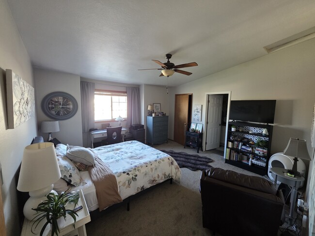 Building Photo - 4122 E 21st Ave