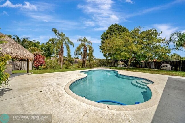 Building Photo - 6401 Crossbow Ct