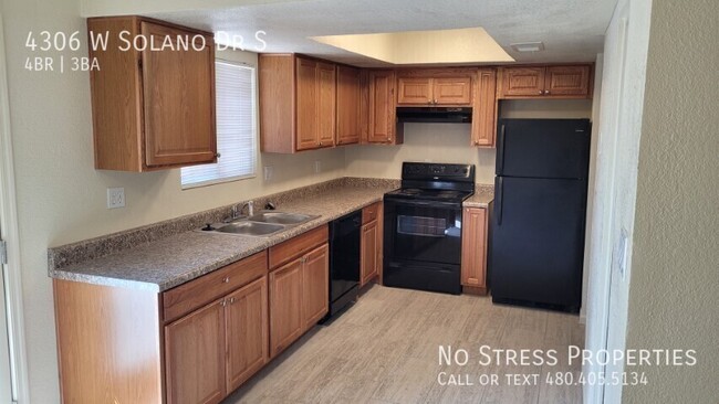 Building Photo - Fully Remodeled 4 Bed Town Home 43rd Ave &...