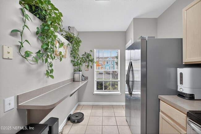 Building Photo - 12311 Kensington Lakes Dr