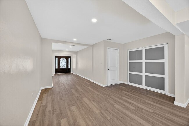 Building Photo - 108 Dupont Cir