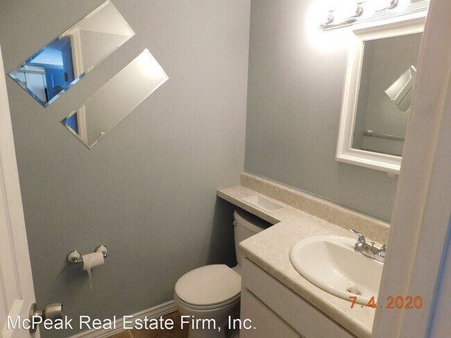 Building Photo - 1 br, 1.5 bath House - 6314 Newtown Circle...