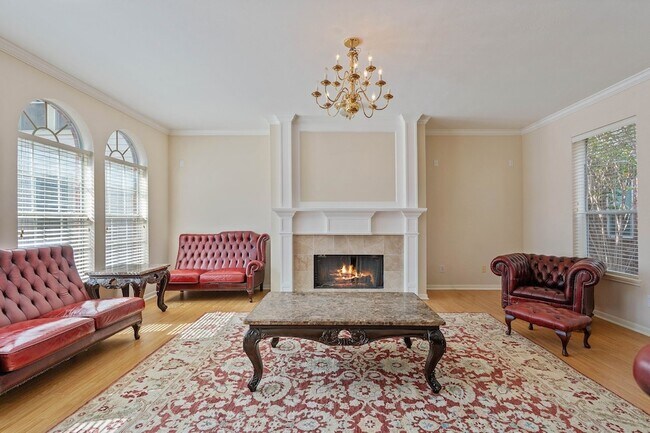 Building Photo - 1315 Anita St