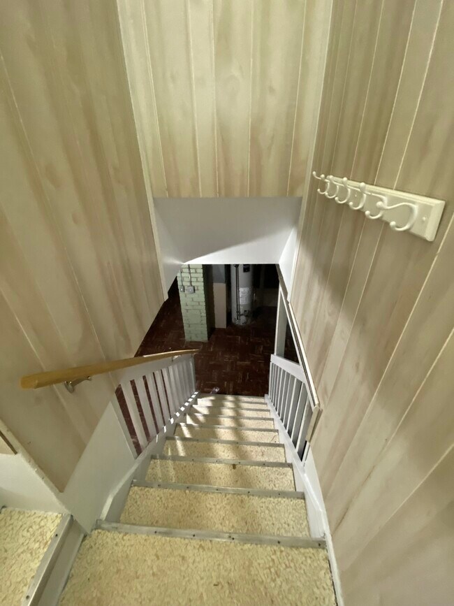 Building Photo - 1577 Lindbergh St